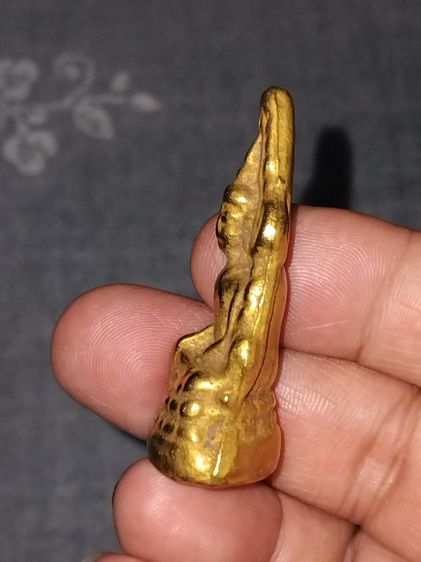 รูปเหมือนหล่อ พระพุทธชินราช วัดพระศรีมหาธาตุวรวิหาร จ.พิษณุโลก ลอยองค์ ตอก 2 โต็ด ขนาด 1.8 x 3.7 cm เนื้อทองผสมแก่ทอง เนื้อแห้ง เหี่ยว เก่าๆ รูปที่ 3