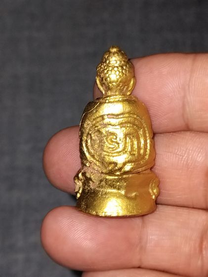 พระกริ่งปวเรศ วัดบวรนิเวศฯ พิมพ์ห่มผ้าคลุม ด้านหลัง ยันต์พุทธซ้อน ลอยองค์ ขนาด 2 x 4 cm.เนื้อโลหะ เนื้อแห้ง เหี่ยว เก่ามากๆ สวย หายาก  พระกร รูปที่ 2