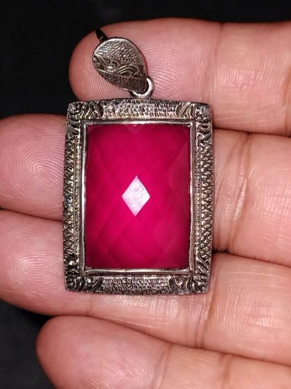 จี้เงินแท้ งานโบราณ ฝังพลอยเดง กว้าง 2  ยาวท 3 ซม มีน้ำหนัก เงินแท้ตอก 92.5 หนา เก่า สวย สมบูรณ์ สำหรับห้อยสร้อย Classic 