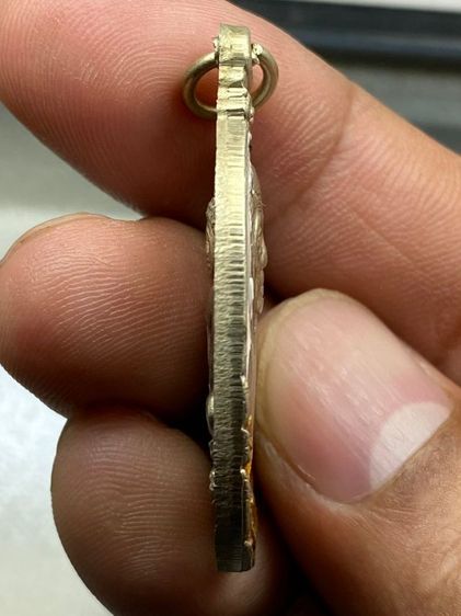 เหรียญหลวงปู่ดุลย์ กายทิพย์ ลงยา รูปที่ 3