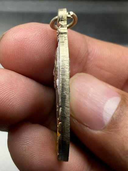 เหรียญหลวงปู่ดุลย์ กายทิพย์ ลงยา รูปที่ 4