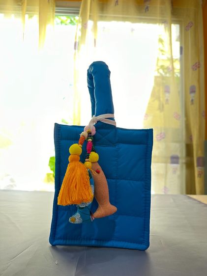 กระเป๋าถือสินค้า Handmade พู่ห้อยเป็นสินค้างานฝีมือจากชาวเขา ใส่กระเป๋าตังค์ มือถือ ของจุกจิก ขวดน้ำ เหมาะสำหรับทุกเพศทุกวัย มีหลากสีสวยงาม รูปที่ 18