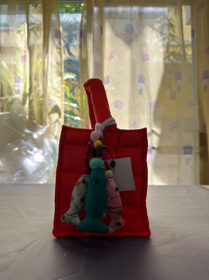 กระเป๋าถือสินค้า Handmade พู่ห้อยเป็นสินค้างานฝีมือจากชาวเขา ใส่กระเป๋าตังค์ มือถือ ของจุกจิก ขวดน้ำ เหมาะสำหรับทุกเพศทุกวัย มีหลากสีสวยงาม รูปที่ 4