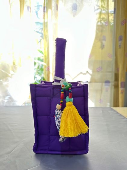 กระเป๋าถือสินค้า Handmade พู่ห้อยเป็นสินค้างานฝีมือจากชาวเขา ใส่กระเป๋าตังค์ มือถือ ของจุกจิก ขวดน้ำ เหมาะสำหรับทุกเพศทุกวัย มีหลากสีสวยงาม รูปที่ 2