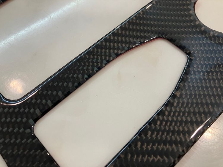 ชุดแต่ง Benz แผ่นปิดคอนโซลกลาง คาร์บอนเคฟล่าแท้เคลือบเงา รูปที่ 2