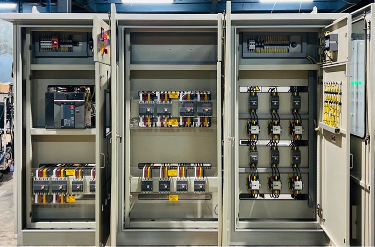ขายตู้ Mdb Main air circuit breaker 1250A breaker ย่อย 12 ตัว พร้อมCapbank 6 step Pipat 0982641749 รูปที่ 3
