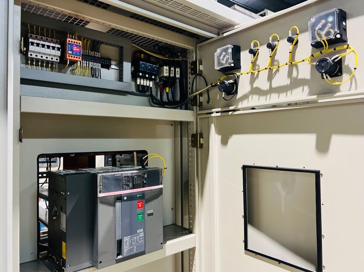 ขายตู้ Mdb Main air circuit breaker 1250A breaker ย่อย 12 ตัว พร้อมCapbank 6 step Pipat 0982641749 รูปที่ 6