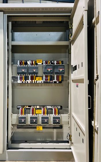 ขายตู้ Mdb Main air circuit breaker 1250A breaker ย่อย 12 ตัว พร้อมCapbank 6 step Pipat 0982641749 รูปที่ 8