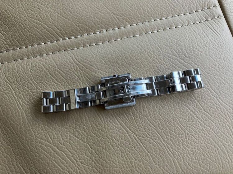 นาฬิกา Gucci ผู้หญิง หน้า G signature รุ่นยอดนิยม Lady Size หน้าปัดสีดำ ของแท้มือสอง รูปที่ 5