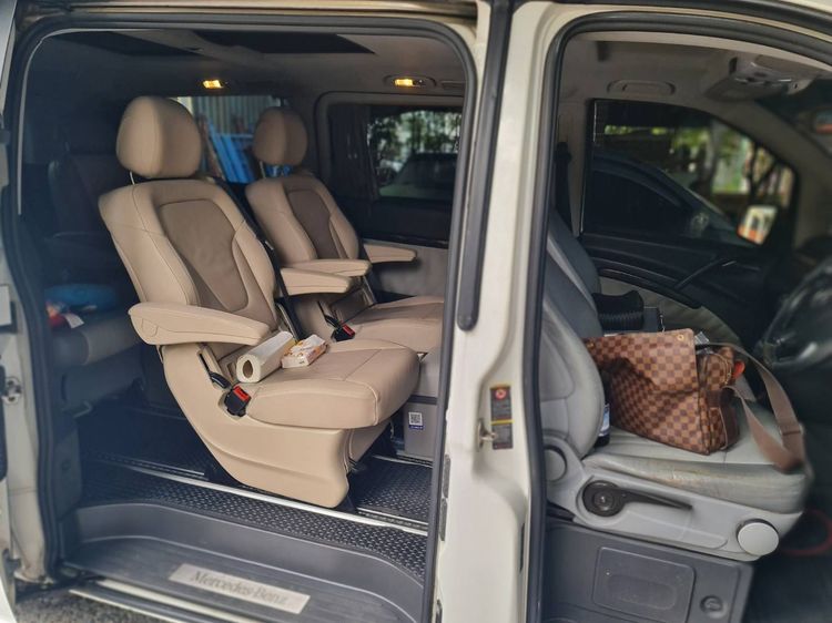 Mercedes-Benz V-Class 2011 Viano Van ดีเซล เกียร์อัตโนมัติ ขาว รูปที่ 4