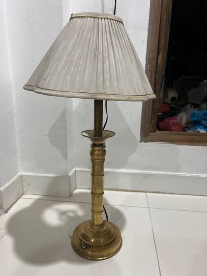 โคมไฟหัวเตียงโบราณ