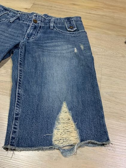 กางเกงยีนสฟ์เอวต่ำ ขาสามส่วน สไตล์ 90 " เท่ห์ ๆ ของใหม่  Made in japan เนื้อผ้าดี สวยงามมาก made in Japan  รูปที่ 2