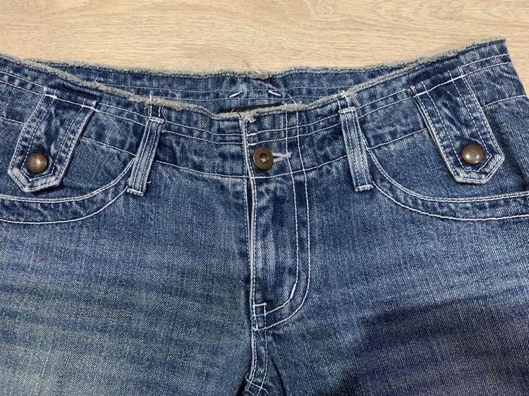 กางเกงยีนสฟ์เอวต่ำ ขาสามส่วน สไตล์ 90 " เท่ห์ ๆ ของใหม่  Made in japan เนื้อผ้าดี สวยงามมาก made in Japan  รูปที่ 5