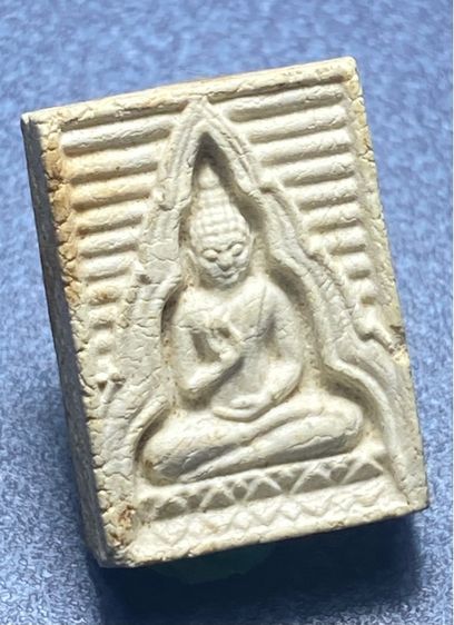 พระผงของขวัญ หลวงพ่อสด วัดปากน้ำ รุ่น 4  พิมพ์เล็ก  ปี 2514  ( มีกล่องและรูปหลวงพ่อสดเดิมมาด้วย)      P 640 รูปที่ 8