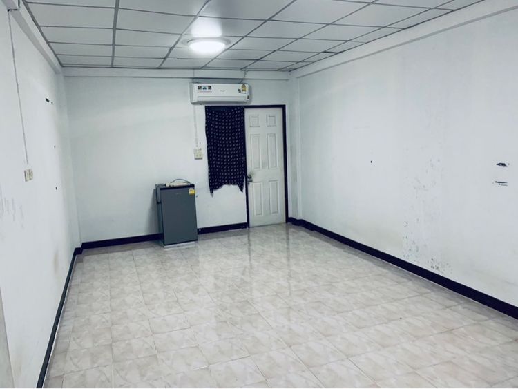 ไม่มี สร้างเสร็จก่อน 2010 ให้เช่าคอนโด เอ็น เค เค คอนโดมิเนียมตกแต่งใหม่ พร้อมเข้าอยู่ได้ทันที ห่างสถานีรถไฟฟ้า BTS ศรีเทพา เพียง 400 ม. ราคา 2,500 บาทต่อเดือน รูปที่ 3