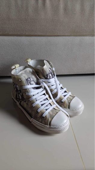 รองเท้าผ้าใบหุ้มข้อสั้นคริสเตียนดิออร์ รูปที่ 2