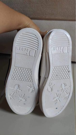 รองเท้าผ้าใบหุ้มข้อสั้นคริสเตียนดิออร์ รูปที่ 8