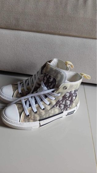 รองเท้าผ้าใบหุ้มข้อสั้นคริสเตียนดิออร์ รูปที่ 3