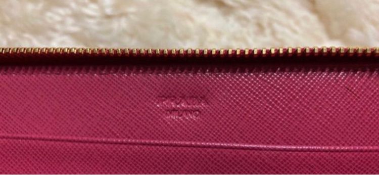 กระเป๋าสตางค์ Prada แท้ 💯 Sale รูปที่ 3