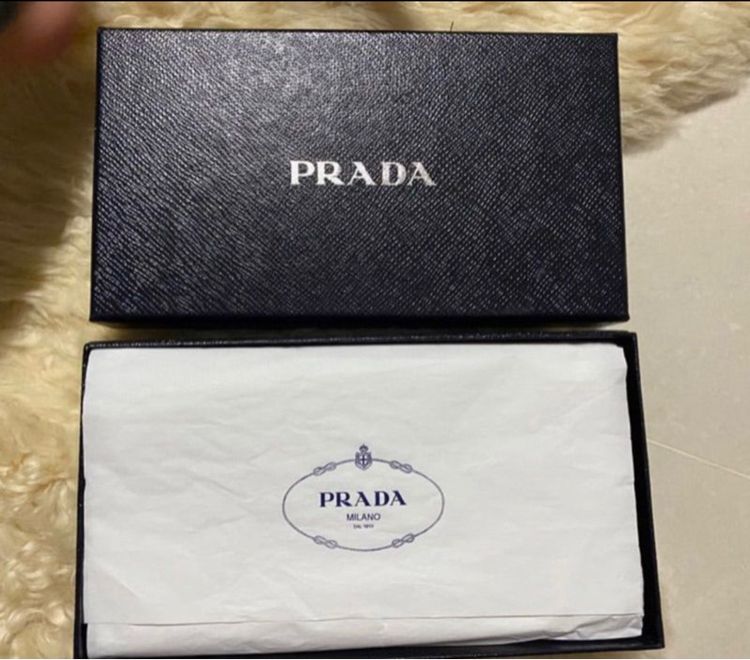 กระเป๋าสตางค์ Prada แท้ 💯 Sale รูปที่ 5