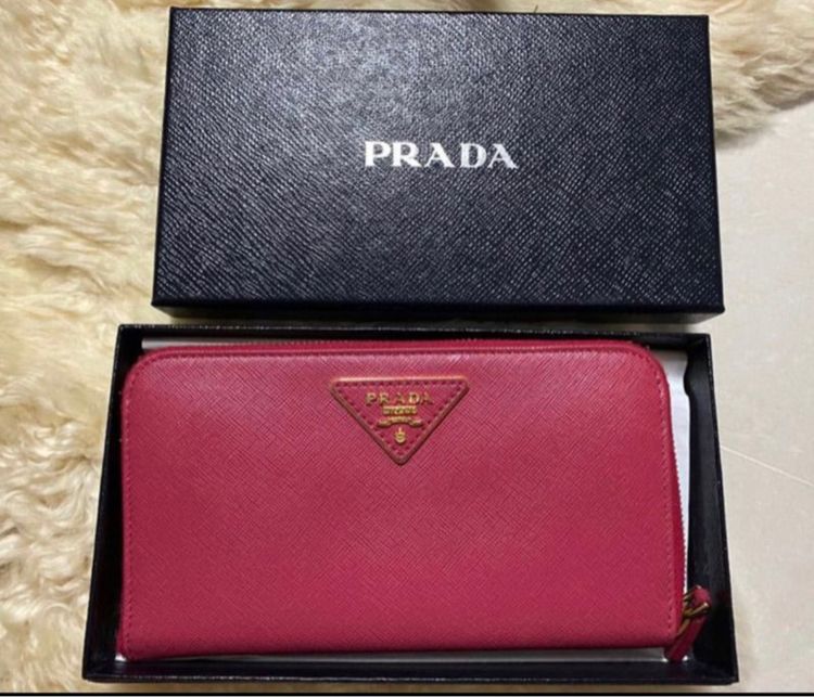 กระเป๋าสตางค์ Prada แท้ 💯 Sale รูปที่ 2