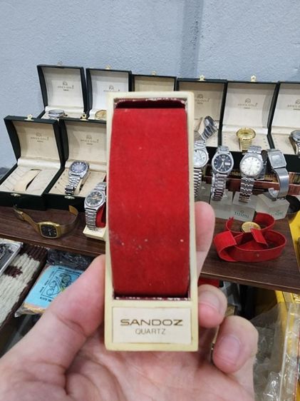 ที่ตั้งโชว์ นาฬิกา เก่าเก็บ ยี่ห้อ Sandoz สภาพดี สวย หายาก รุ่นเก่า พร้อมส่ง ราคาต่อ1 ชิ้น มีหลายชิ้นครับ
