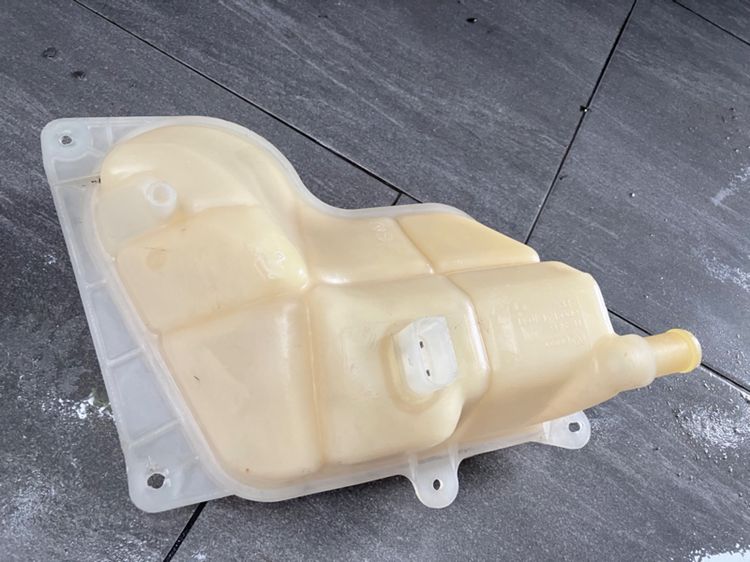 กระปุกพักน้ำ Coolant Volkswagen Passat , Audi A4 A6 โฉม B5 C5 ของแท้ มือสอง รูปที่ 4