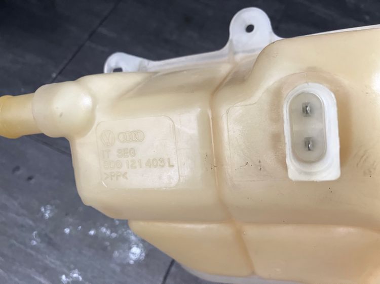 กระปุกพักน้ำ Coolant Volkswagen Passat , Audi A4 A6 โฉม B5 C5 ของแท้ มือสอง รูปที่ 6