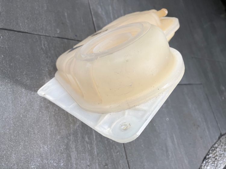 กระปุกพักน้ำ Coolant Volkswagen Passat , Audi A4 A6 โฉม B5 C5 ของแท้ มือสอง รูปที่ 7