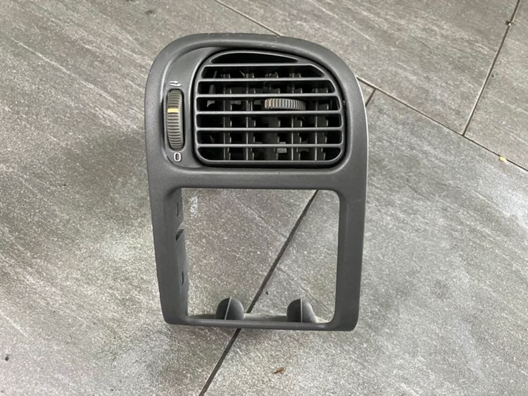ช่องแอร์ Volvo S40 V40 ขวา ฝั่งคนขับ รุ่นปี 1995-2004 ของแท้ มือสอง สภาพดี