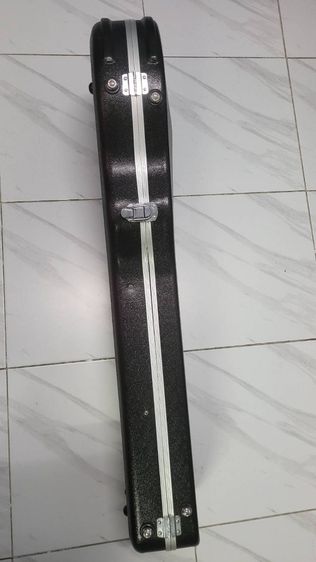 เคสกีต้าร์ไฟฟ้าไฟเบอร์ CNB ทรงLP(LesPaul) แข็งแรงทนทาน วัสดุไฟเบอร์สีดำ ภายในบุกำมะหยี่สีดำ ตัวล๊อค5ตัวขนาดด้านในประมาณก.35 ย.104cm.หนา8cm. รูปที่ 5