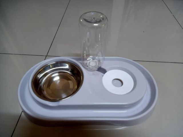 ภาชนะใส่อาหารสัตว์