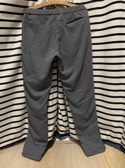 กางเกงขายาว สีเทา ใส่กันลมกันหนาว  แบรนด์ uniqlo ญี่ปุ่น Size M สวมใส่สบาย  ผ้าไม่หนัก จะใส่ทำงาน ใส่ออกงาน ใส่ลำลอง ใส่ได้ทุกเทศกาล รูปที่ 2