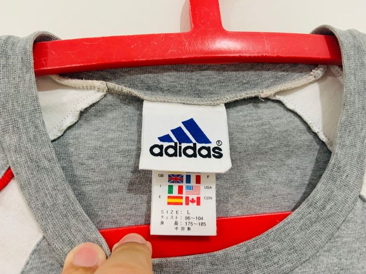 เสื้อยืดทีม JAPAN by ADIDAS แท้ 💯 size L ขนาด อก 21 ยาว 27.5 นิ้ว สภาพดีมาก สีเทา ดีเทลสวย เนื้อผ้านิ่มมาก หายากน่าสะสมครับ รูปที่ 3