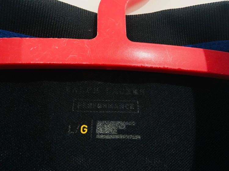 เสื้อโปโล POLO RALPH LAREN 💯 size L ขนาดวัดจริง อก 21.5 หน้ายาว 27 หลัง 28.5 สภาพดีมาก ดีเทลดี ตำหนิ 1 จุด ทรงสวย เนื้อผ้าดีมาก รูปที่ 4