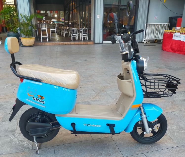 จักรยานไฟฟ้า TD500 2024 รุ่นล่ามาใหม่  ดีไซน์สวยงาม สีสวยสดุดตาน่าใช้  •	มอเตอร์ 500 W. •	แบตเตอรี่ 48V 12AH(ลิเธี่ยม) •	ระบบเกียร์ อัตโนมัต รูปที่ 3