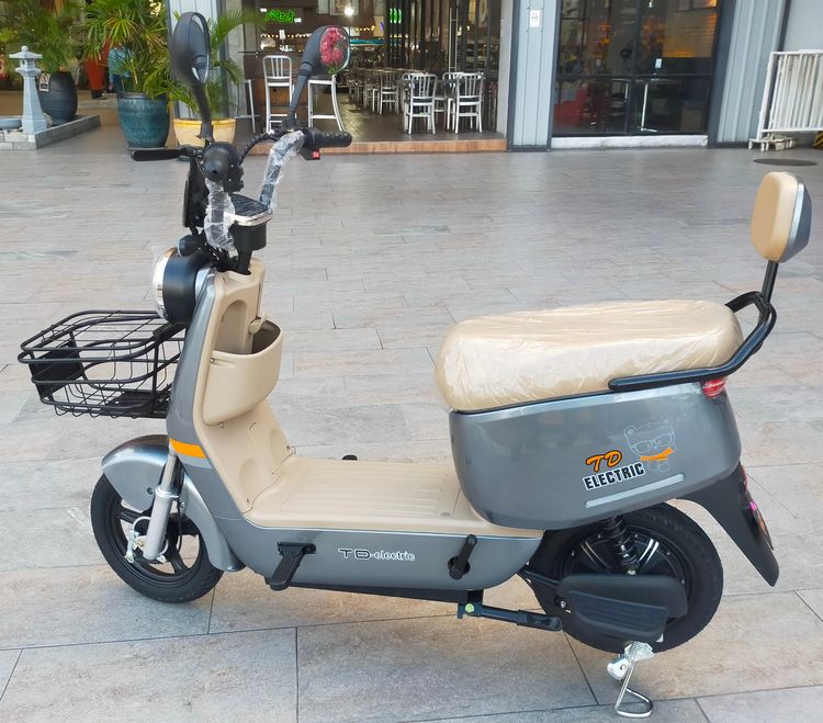 จักรยานไฟฟ้า TD500 2024 รุ่นล่ามาใหม่  ดีไซน์สวยงาม สีสวยสดุดตาน่าใช้  •	มอเตอร์ 500 W. •	แบตเตอรี่ 48V 12AH(ลิเธี่ยม) •	ระบบเกียร์ อัตโนมัต รูปที่ 2
