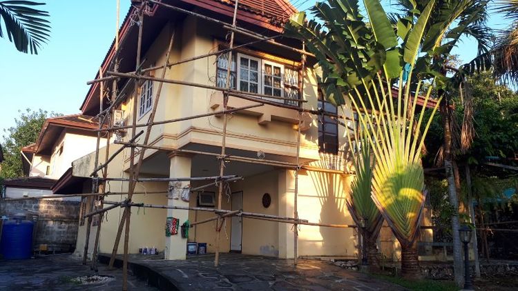 ซ่อมหลังคารั่ว โกดัง บ้าน รีโนเวท ทาสี รั้วประตู เทพื้น รูปที่ 11