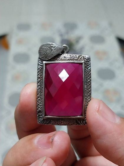 จี้เงินแท้ งานโบราณ ฝังพลอยเดง กว้าง 2  ยาวท 3 ซม มีน้ำหนัก เงินแท้ตอก 92.5 หนา เก่า สวย สมบูรณ์ สำหรับห้อยสร้อย Classic  รูปที่ 13