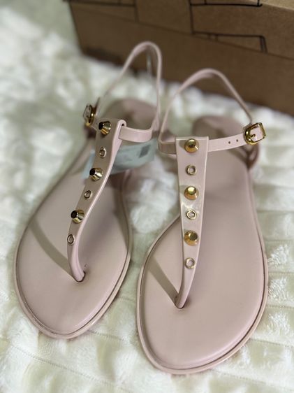 รองเท้า Malissa หูหนีบรัดส้น ปุ่ม Stud หนัง PVC  รูปที่ 3