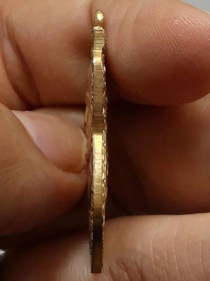 เหรียญเลื่อนสมณศักดิ์ หลวงปู่ทวด พ.ศ.2508 กะไหล่ทอง รูปที่ 3