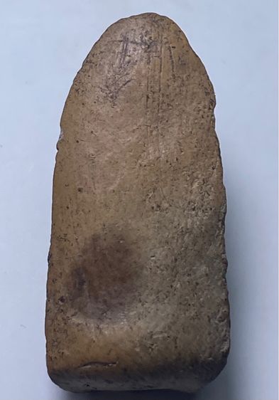 พระรอดพิมพ์ใหญ่  กรุวัดมหาวัน   จ.ลำพูน ( พระใช้มาแต่เดิมมีสึก )     P 683 รูปที่ 13