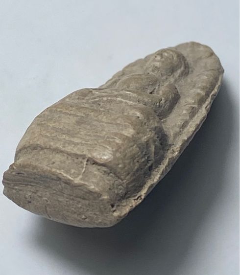 พระรอดพิมพ์ต้อกรุวัดมหาวัน  คม ชัด ลึก  จ.ลำพูน    P 684 รูปที่ 3