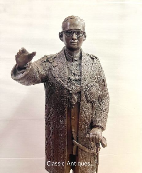 รูปปั้น เสด็จพ่อ ร.9 ทรงยืนทองเหลืองA2 รูปที่ 3