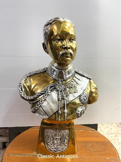 รูปปั้นเสด็จพ่อ ร.5 ครึ่งองค์ทองเหลืองA2