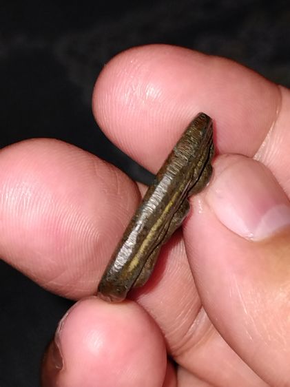 หลวงปู่บุญ วัดกลางบางแก้ว นครปฐม พิมพ์ซุ้มเว้าหลังยันต์นูน เนื้อตะกั่ว ปี 2462 ขนาดกว้าง 1.5 ซม สูง 2.5 ซม. เดิมๆ สภาพสวยมาก องค์นี้เก่า แท รูปที่ 4