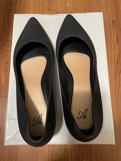 รองเท้าหนังพียู หัวแหลม ส้นเตี้ย มือสอง ขนาด 41‘ รูปที่ 2