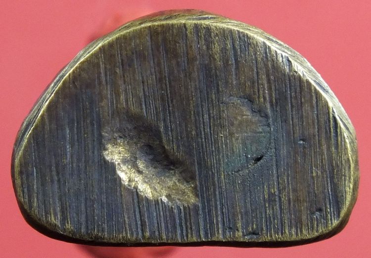 รูปหล่อหลวงพ่อคล้ายวัดสวนขัน พิมพ์หลังคู้หนังสือชิดปี 2503 รูปที่ 10