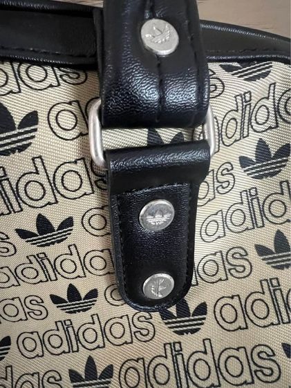 ขายกระเป๋าสะพาย ทรงคลาสิค พิมพ์ลาย adidas ของแท้ สภาพดี ไม่มีชำรุด รูปที่ 7