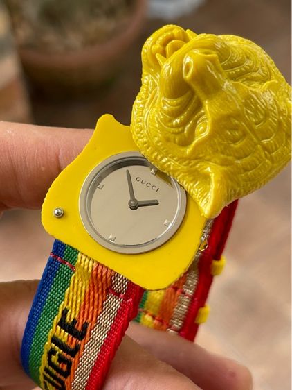 GUCCI Le Marche Des Merveilles Yellow Tiger Quartz Silver Dial Men's Watch YA146410 รูปที่ 12